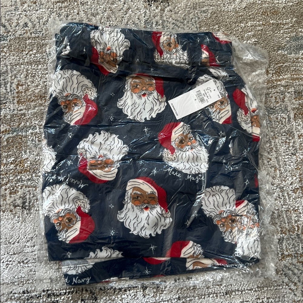 ‼️ Old Navy Santa Claus Print Pajama Shorts ‼️